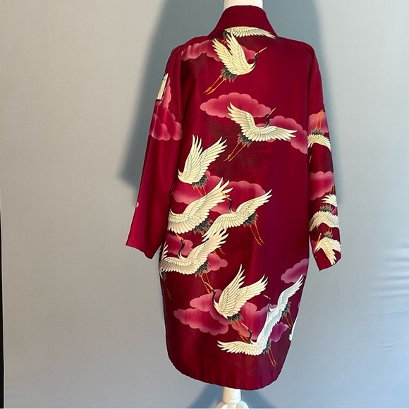 Maruko Kimono Ladies Medium Raspberry Polyester with Flying Crane Design - Picture 5 of 16